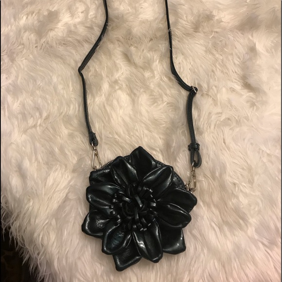 4/$$50$$PATENT LEATHER FLOWER CROSSBODY BAG - Picture 1 of 3